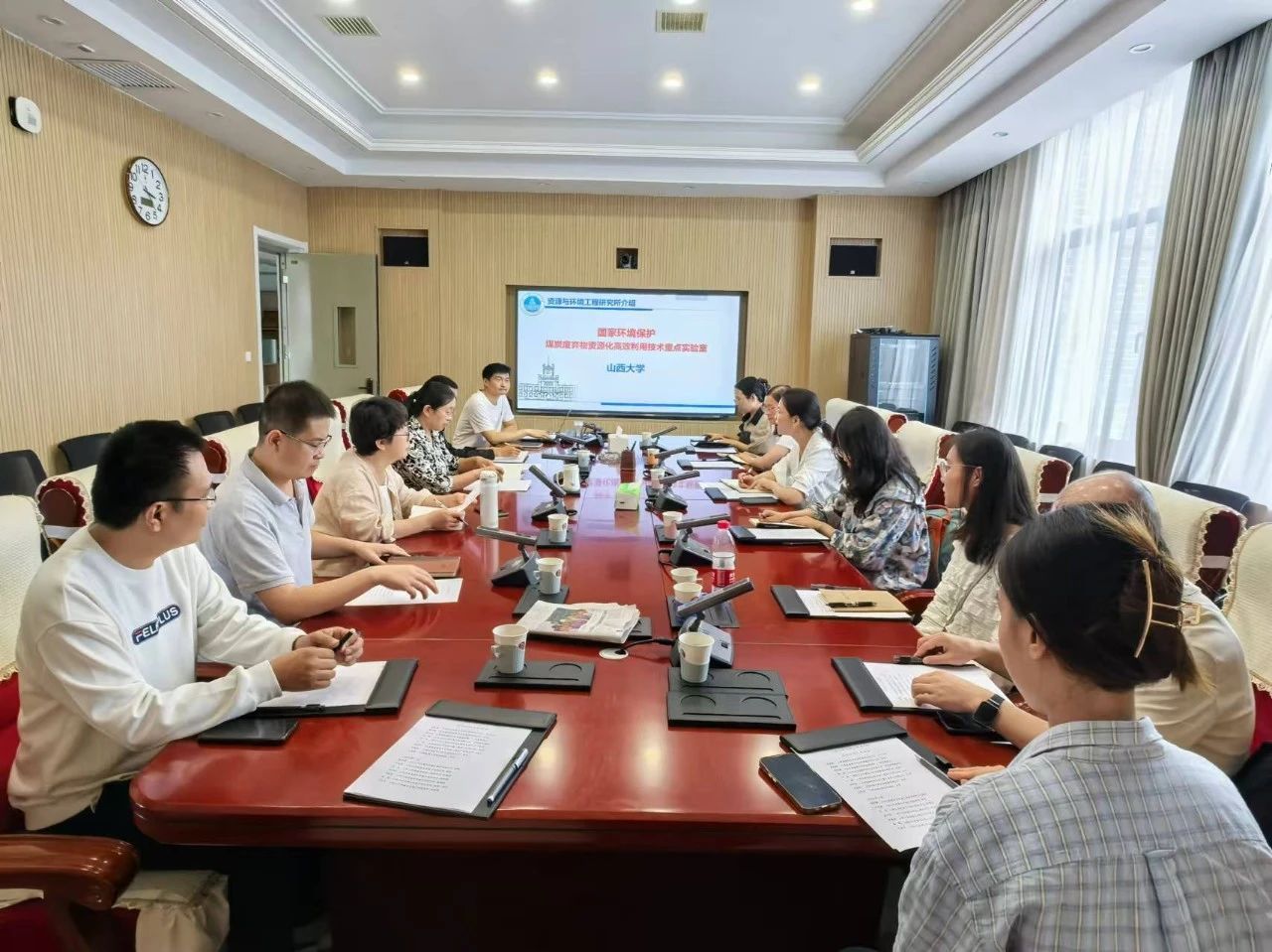 山西建投集團(tuán)煤矸石處置利用專班與山西大學(xué)資源與環(huán)境工程研究所舉行座談會(huì)