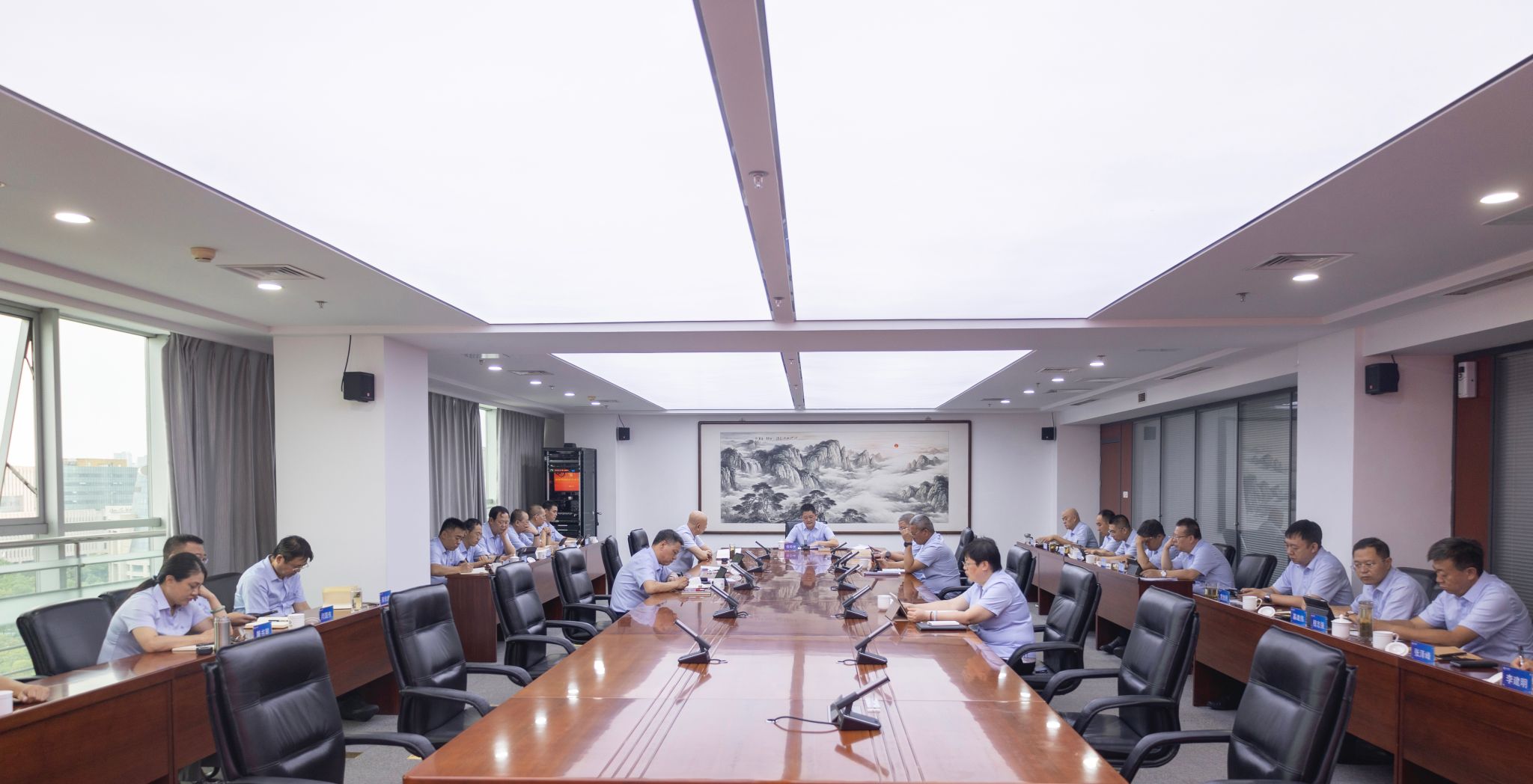 山西建投集團(tuán)召開(kāi)黨委理論學(xué)習(xí)中心組（擴(kuò)大）學(xué)習(xí)會(huì) 傳達(dá)學(xué)習(xí)貫徹中共山西省委十二屆八次全體會(huì)議精神