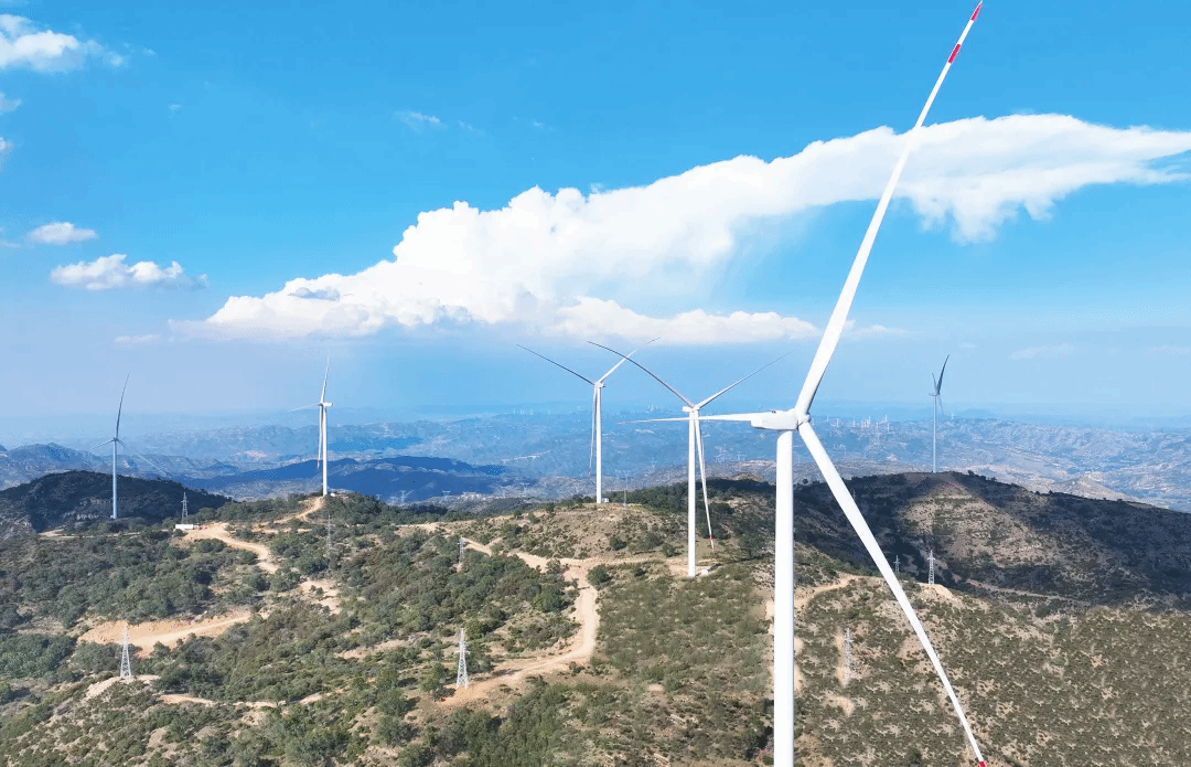 山西建投安裝集團太谷陽邑風(fēng)電場(110MW)風(fēng)電擴容項目風(fēng)機吊裝作業(yè)圓滿完成
