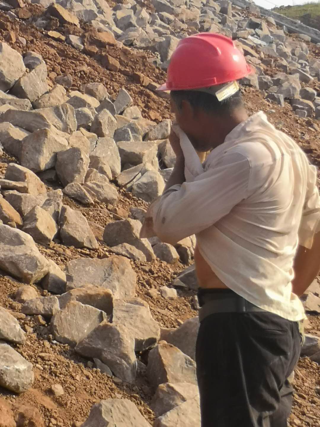 山西建投機(jī)械化集團(tuán)職工節(jié)日期間堅守項目生產(chǎn)一線