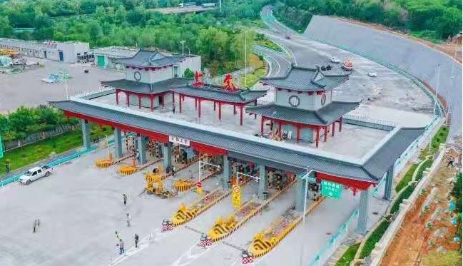 山西建投機(jī)械化集團(tuán)承建的長(zhǎng)治市上黨收費(fèi)站正式通車(chē)