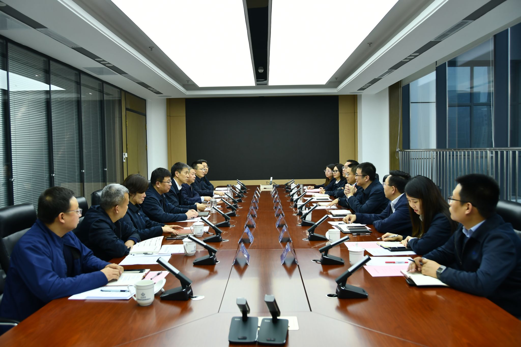 山西建投園區(qū)建發(fā)集團(tuán)與城運(yùn)集團(tuán)開展對標(biāo)學(xué)習(xí)活動