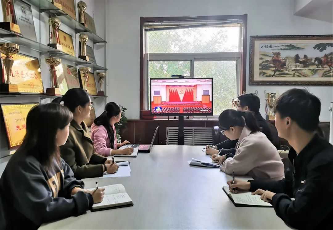 山西建投五建集團(tuán)持續(xù)掀起學(xué)習(xí)宣傳貫徹黨的十九屆五中全會(huì)精神熱潮