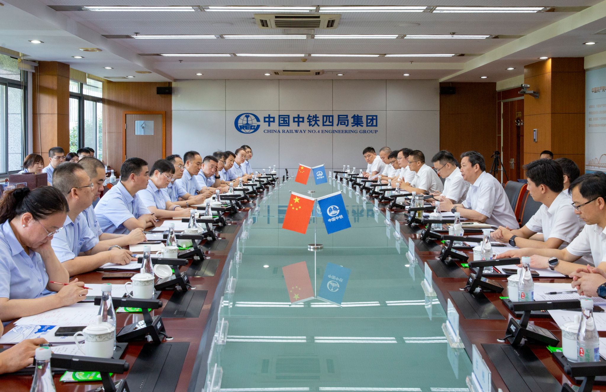 山西建投集團赴中鐵四局集團開展對標(biāo)學(xué)習(xí)