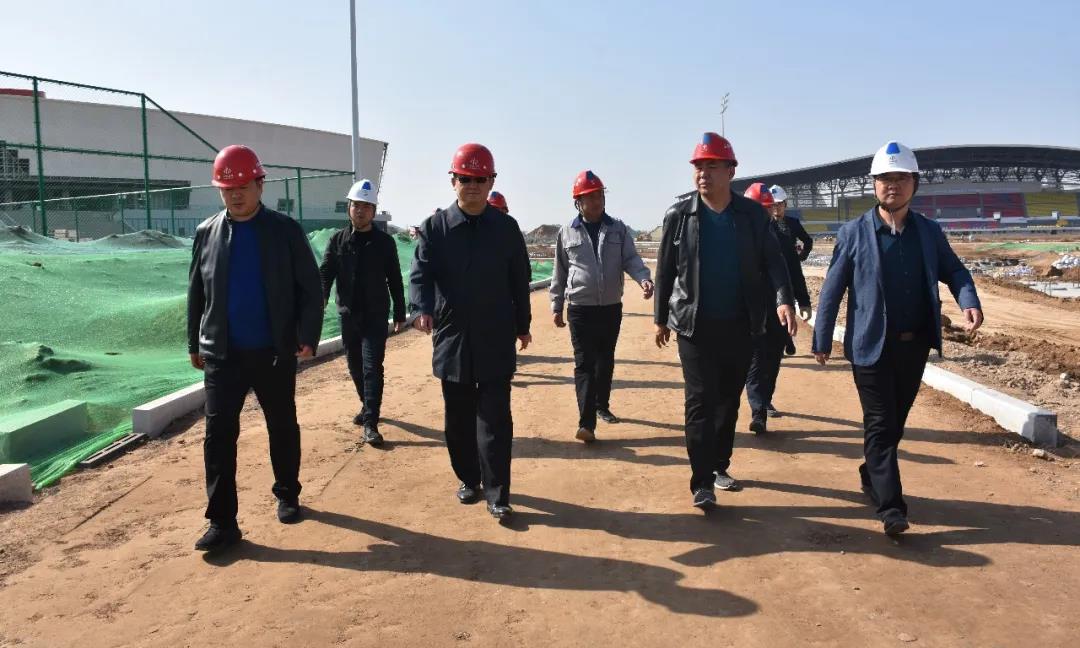 山西建投三建集團黨委書記、董事長劉仁旺調研永濟市體育中心一場三館建設項目