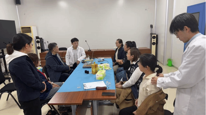 山西建投華融泰公司所屬同方藥業(yè)開(kāi)展中醫(yī)義診活動(dòng)