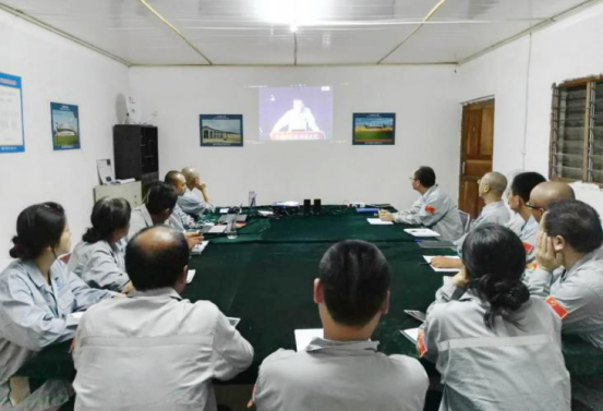 六建集團(tuán)國際事業(yè)部中非區(qū)域經(jīng)理部黨支部開展“兩學(xué)一做”學(xué)習(xí)教育