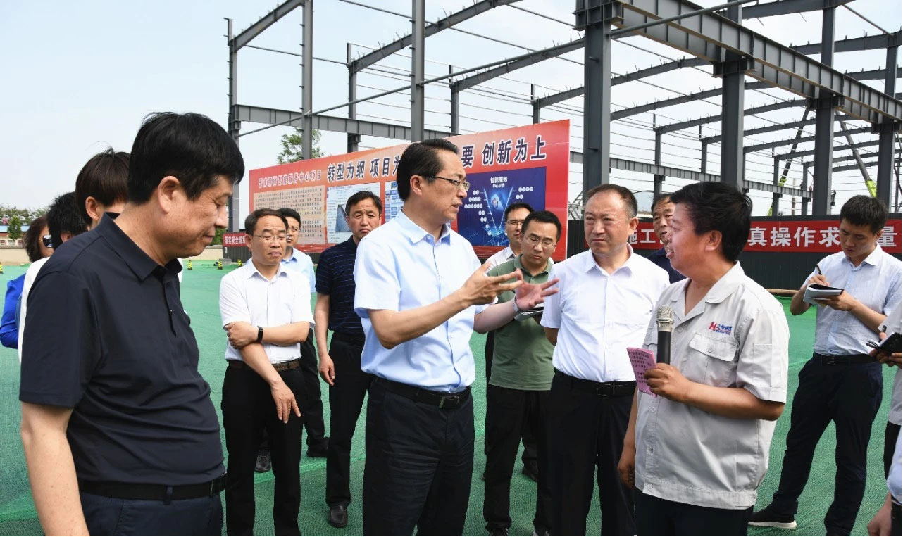 臨汾市委副書(shū)記、市長(zhǎng)一行到山西建投四建晉南鋼材智能服務(wù)中心項(xiàng)目觀(guān)摩