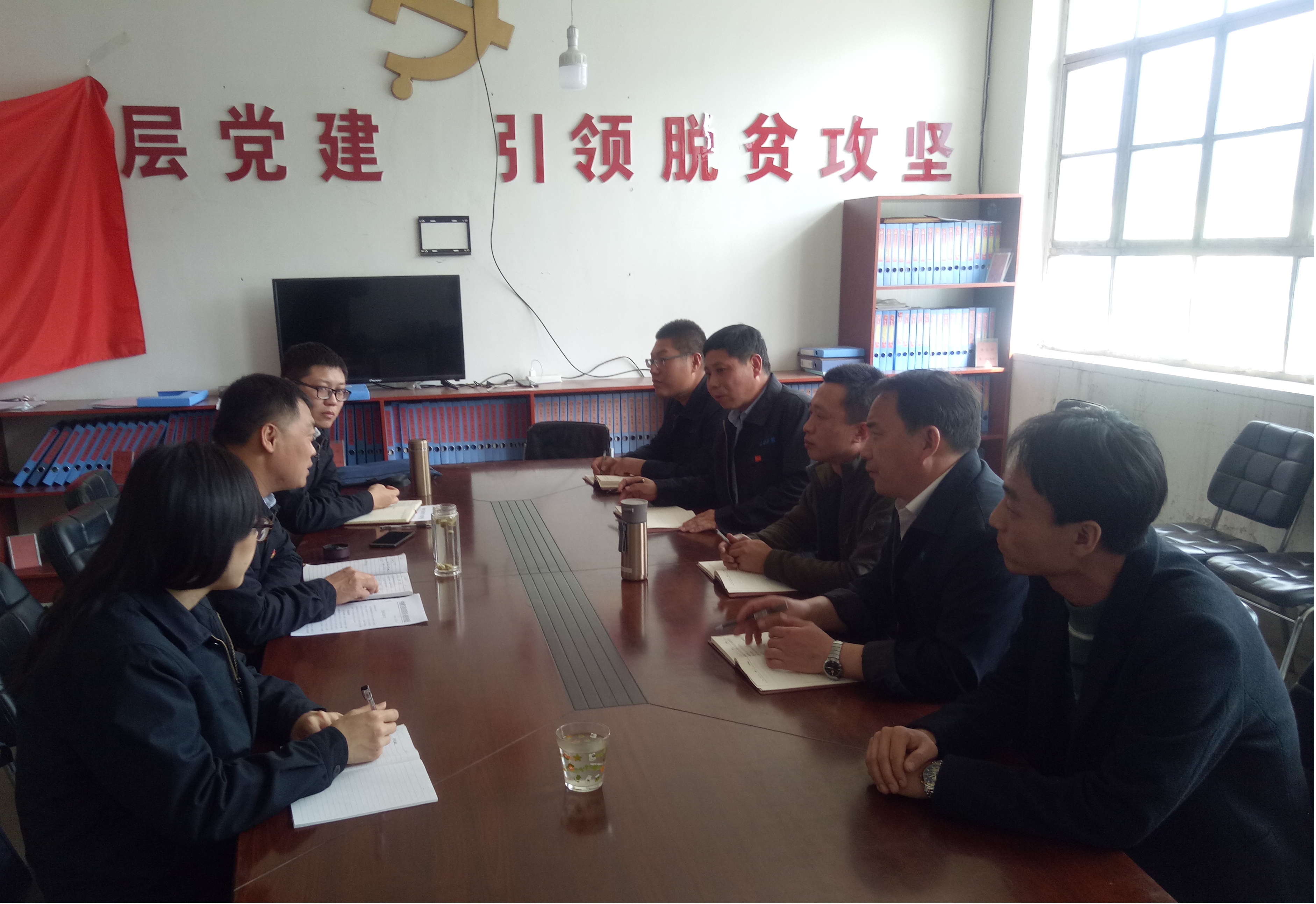 山西建投安裝集團紀委在繁峙縣崗里村進行扶貧專項監(jiān)督檢查