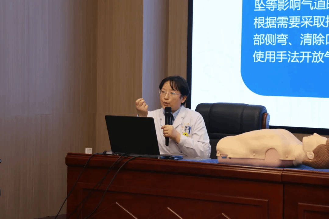 山西建投國(guó)際建設(shè)集團(tuán)舉辦“健康相伴 發(fā)展同行”主題知識(shí)講座