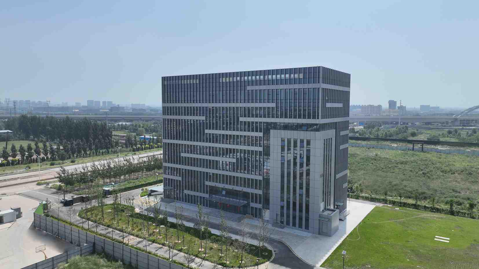 山西建投三建集團(tuán)承建的國網(wǎng)山西電科院山西綜改示范區(qū)二期工程優(yōu)質(zhì)高效履約